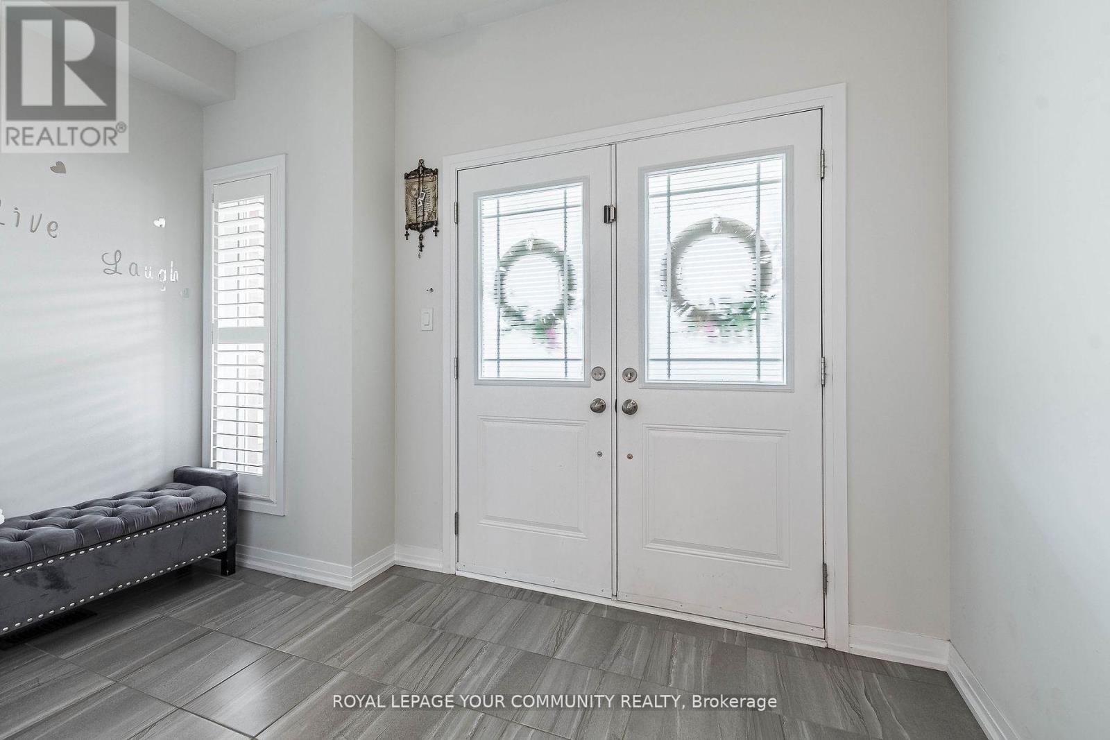 259 Chelsea Crescent, Bradford West Gwillimbury, Ontario  L3Z 4G7 - Photo 3 - N12124627