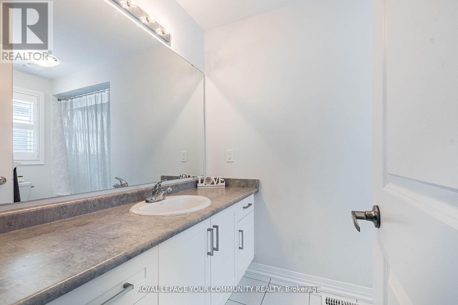 259 Chelsea Crescent, Bradford West Gwillimbury, Ontario  L3Z 4G7 - Photo 35 - N12124627