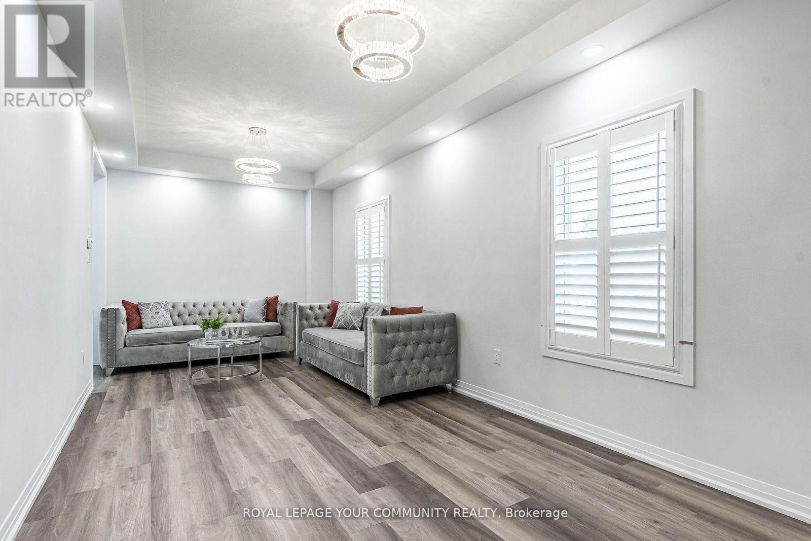259 Chelsea Crescent, Bradford West Gwillimbury, Ontario  L3Z 4G7 - Photo 6 - N12124627