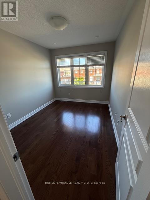 48 Pendulum Circle, Brampton, Ontario  L6R 3N6 - Photo 32 - W12140253