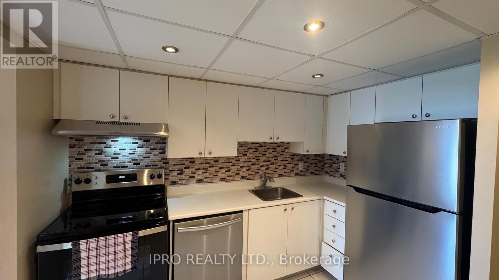 907 - 145 Hillcrest Avenue, Mississauga, Ontario  L5B 3Z1 - Photo 15 - W12140260