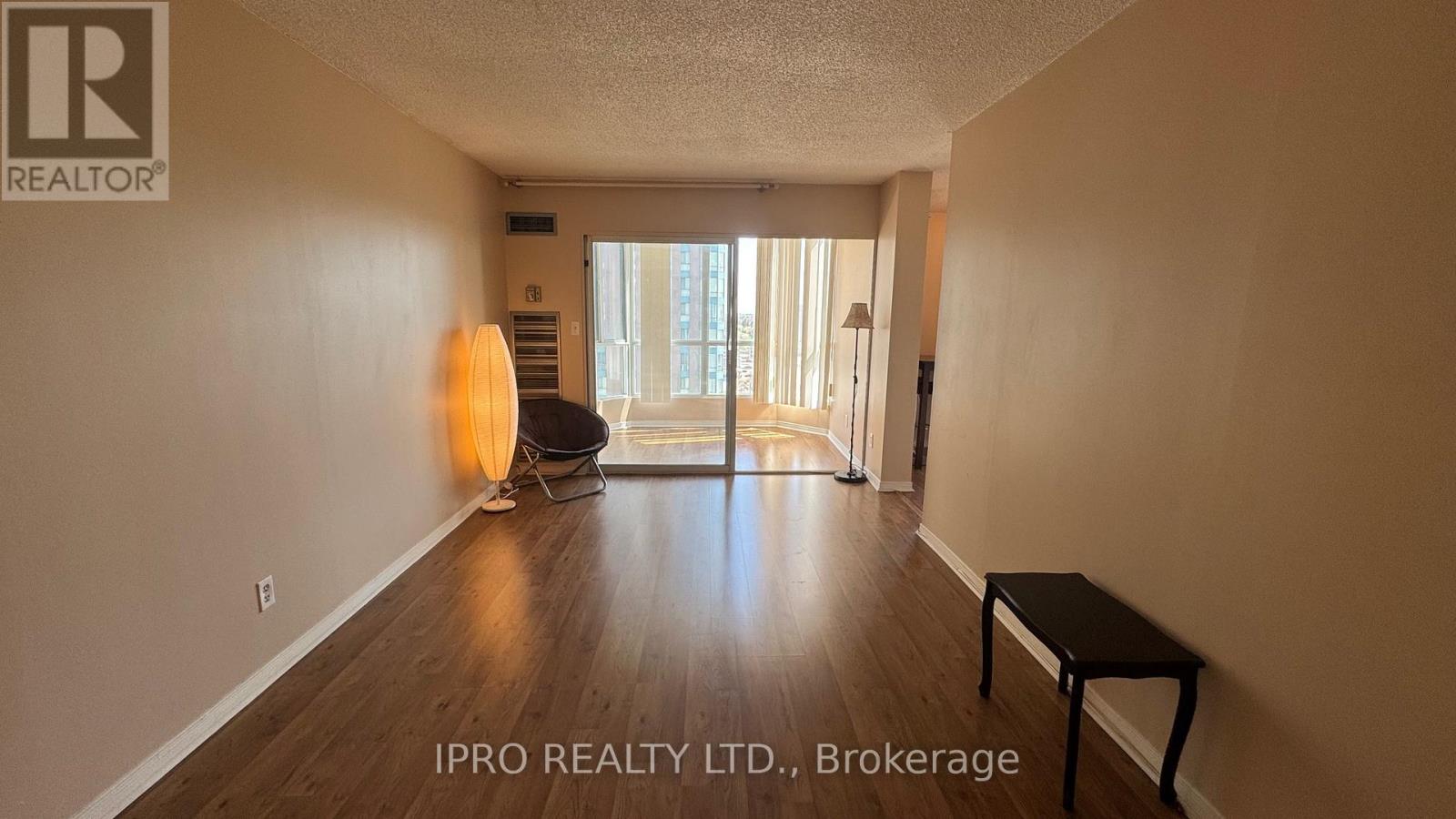 907 - 145 Hillcrest Avenue, Mississauga, Ontario  L5B 3Z1 - Photo 5 - W12140260
