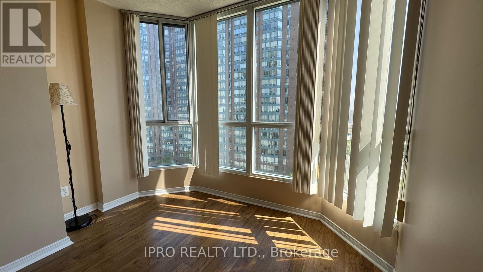 907 - 145 Hillcrest Avenue, Mississauga, Ontario  L5B 3Z1 - Photo 9 - W12140260