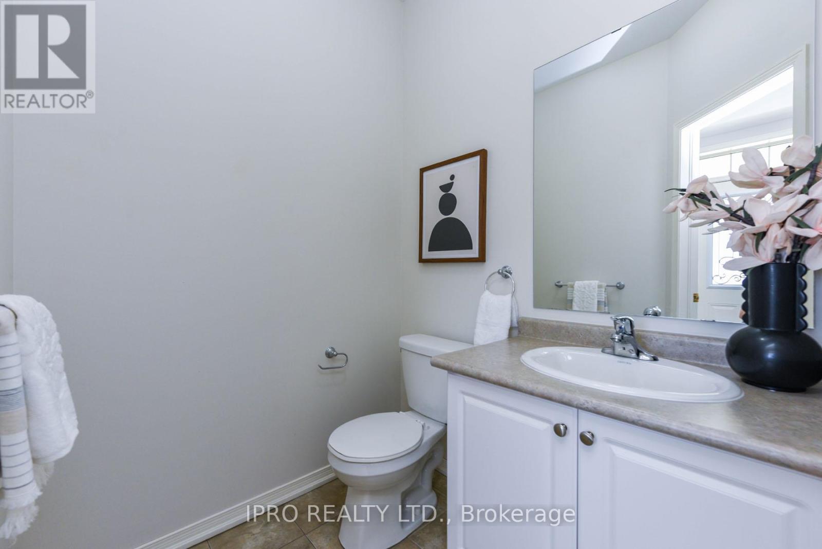 16 Sixteen Mile Drive, Oakville, Ontario  L6M 0S9 - Photo 32 - W12140264