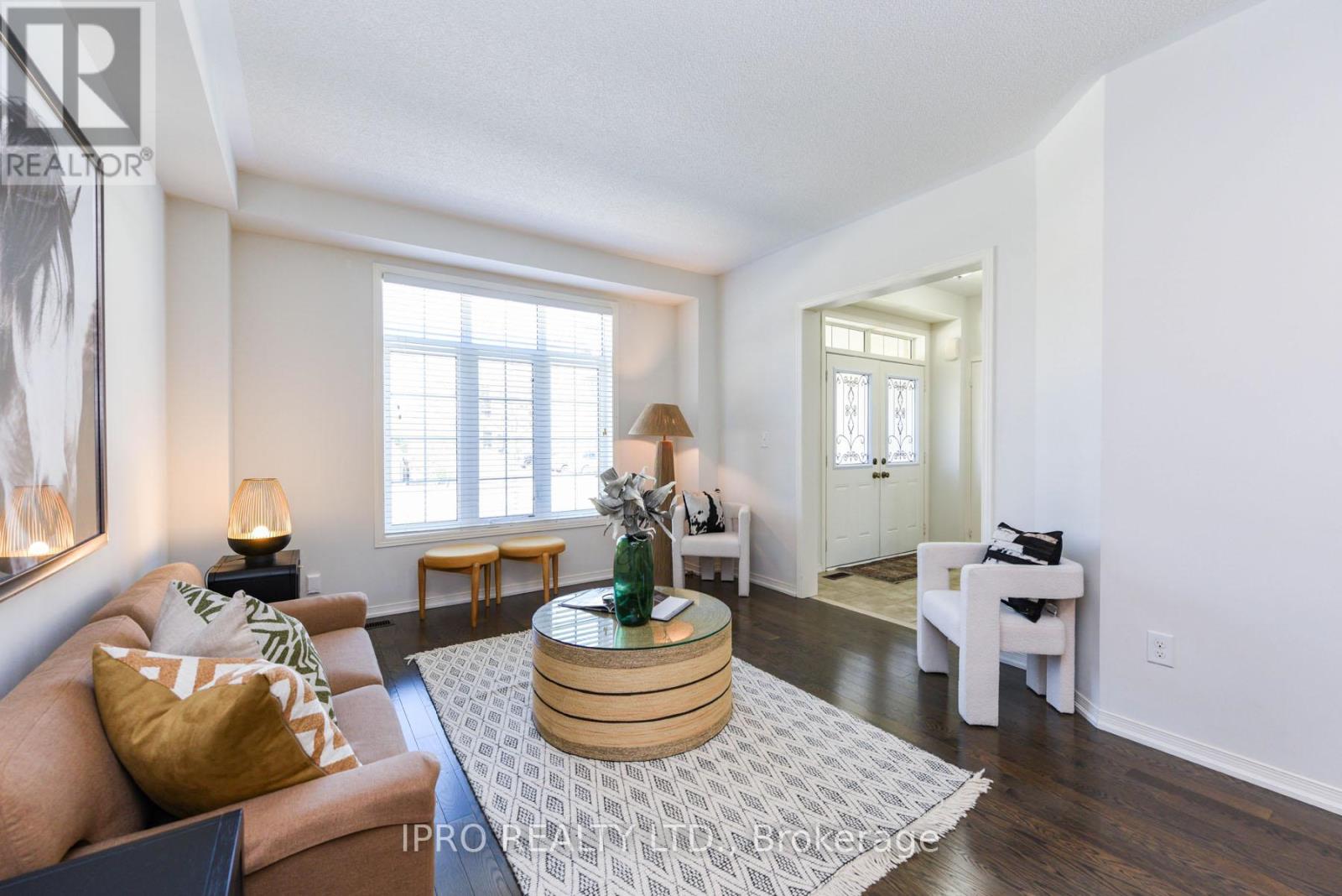 16 Sixteen Mile Drive, Oakville, Ontario  L6M 0S9 - Photo 8 - W12140264