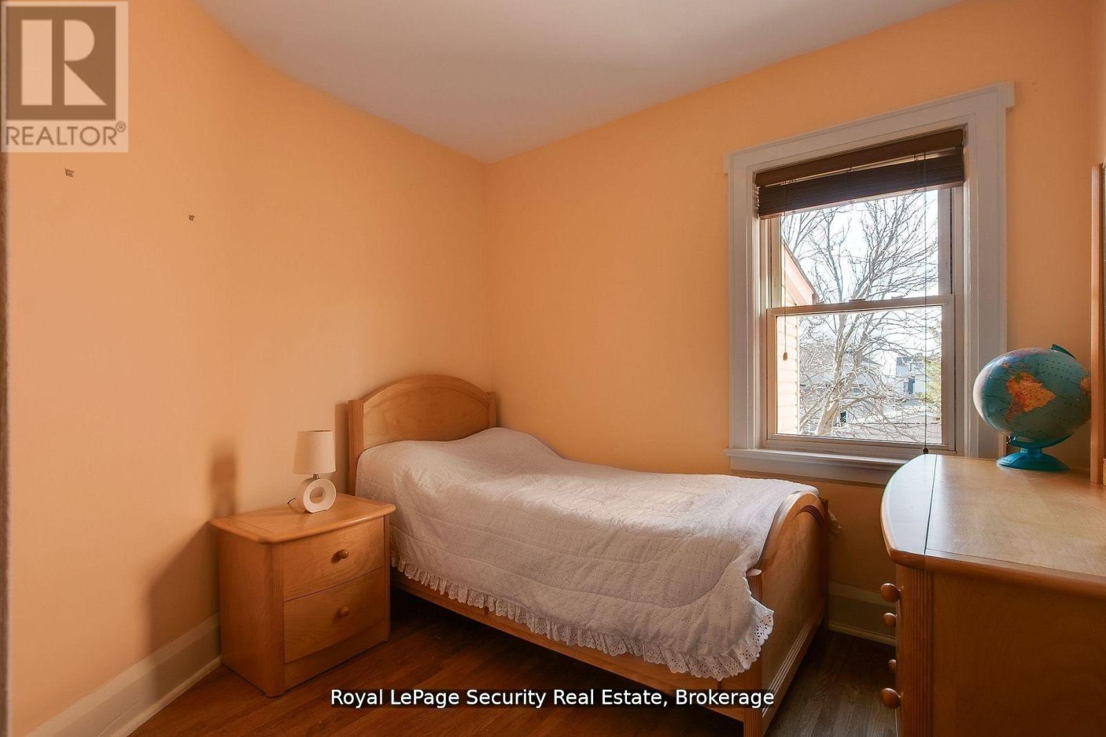 94 Fairbank Avenue, Toronto, Ontario  M6E 3Y7 - Photo 19 - W12140271