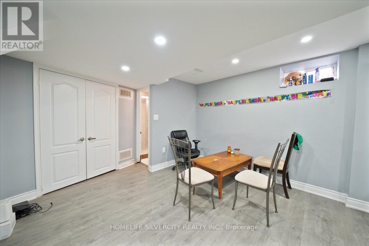 6 Bentgrass Lane, Brampton, Ontario  L7A 3K2 - Photo 38 - W12140275