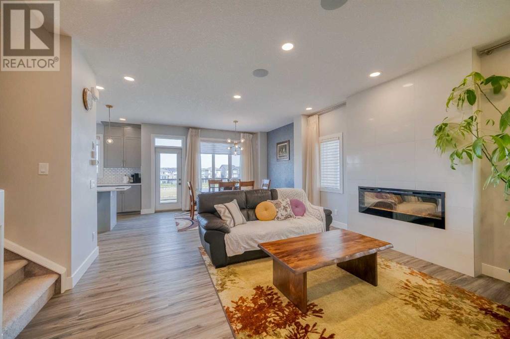 81 Carringvue Manor Nw, Calgary, Alberta  T3P 1L7 - Photo 4 - A2220022