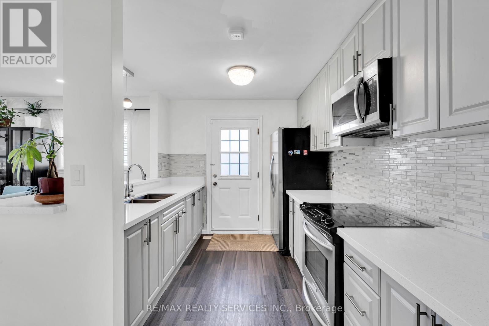 67 Northover Street, Toronto, Ontario  M3L 1W6 - Photo 15 - W12138922