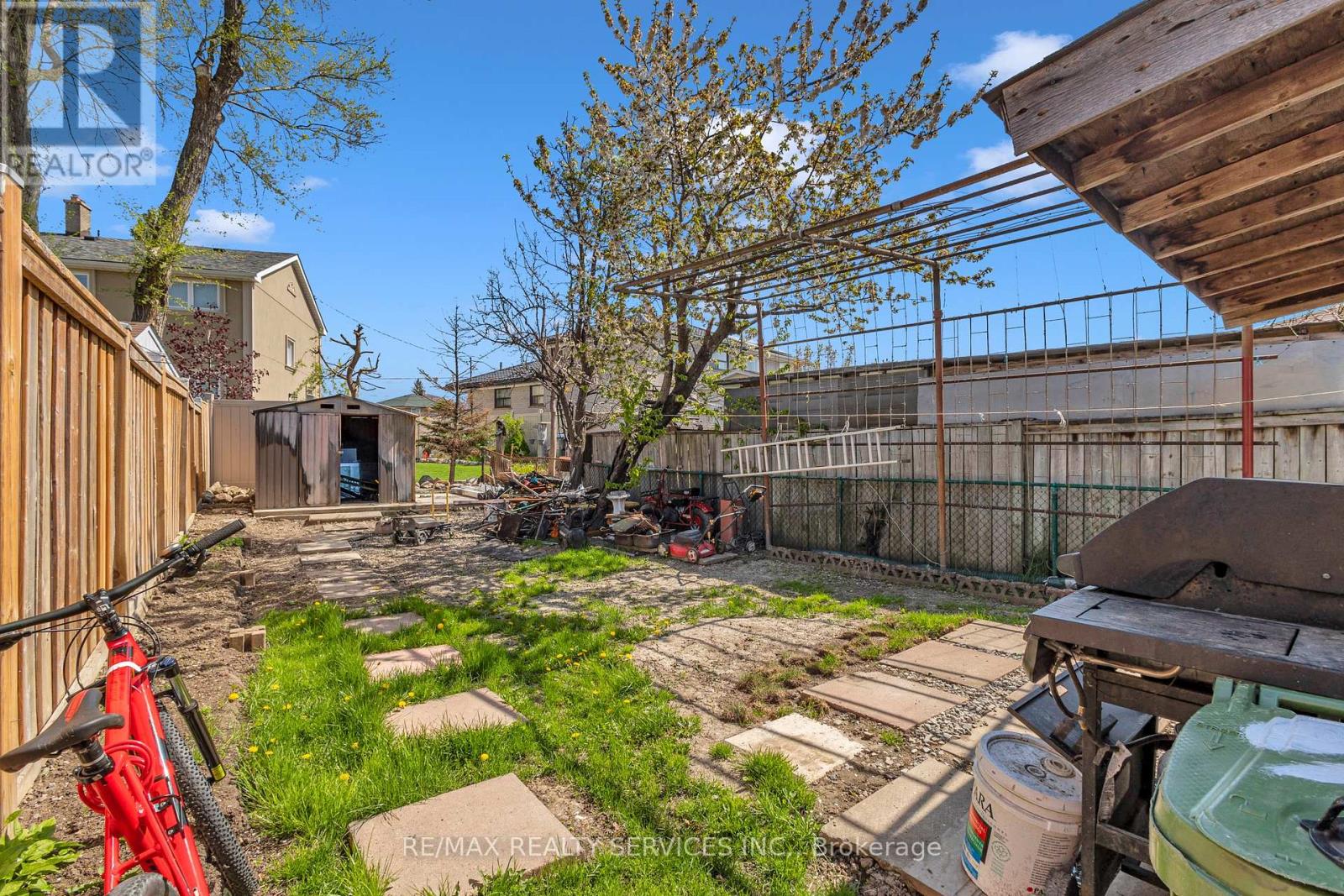 67 Northover Street, Toronto, Ontario  M3L 1W6 - Photo 31 - W12138922