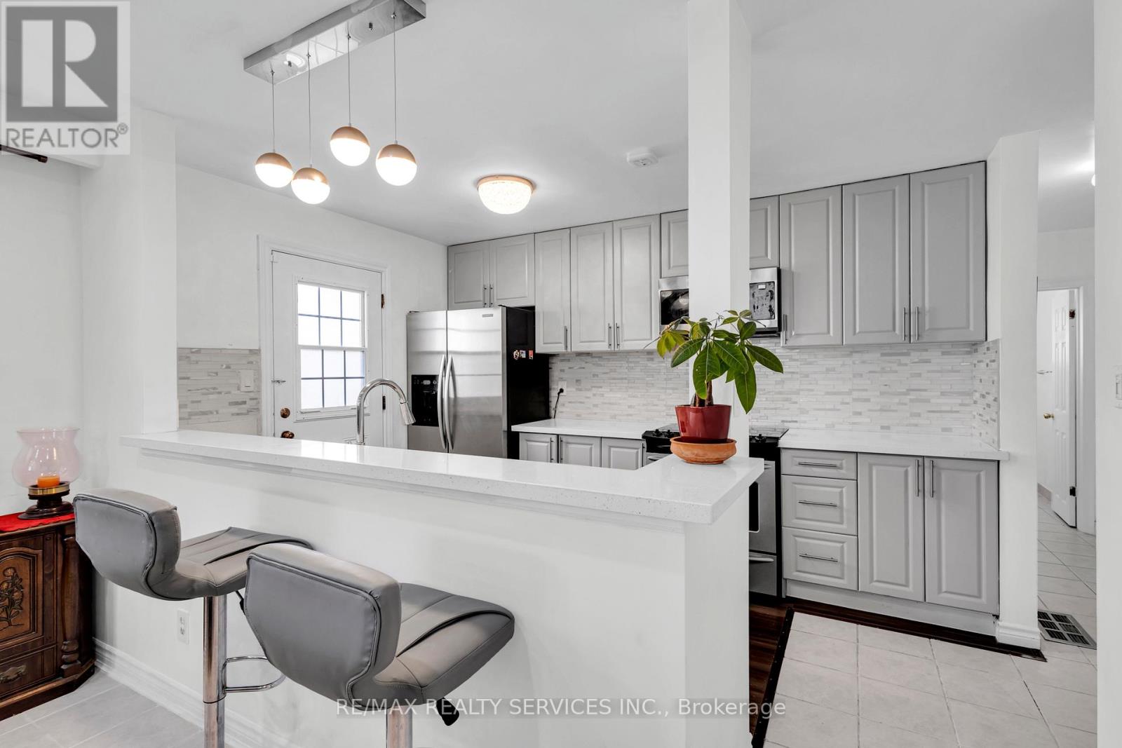 67 Northover Street, Toronto, Ontario  M3L 1W6 - Photo 14 - W12138922