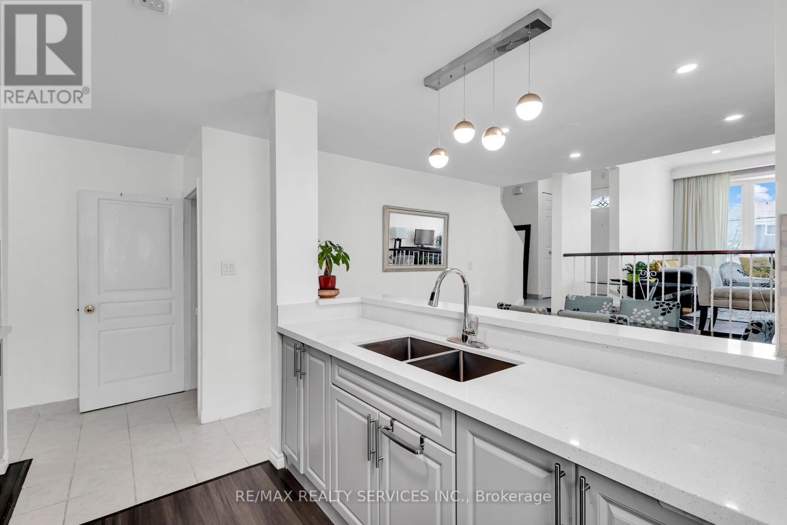 67 Northover Street, Toronto, Ontario  M3L 1W6 - Photo 18 - W12138922