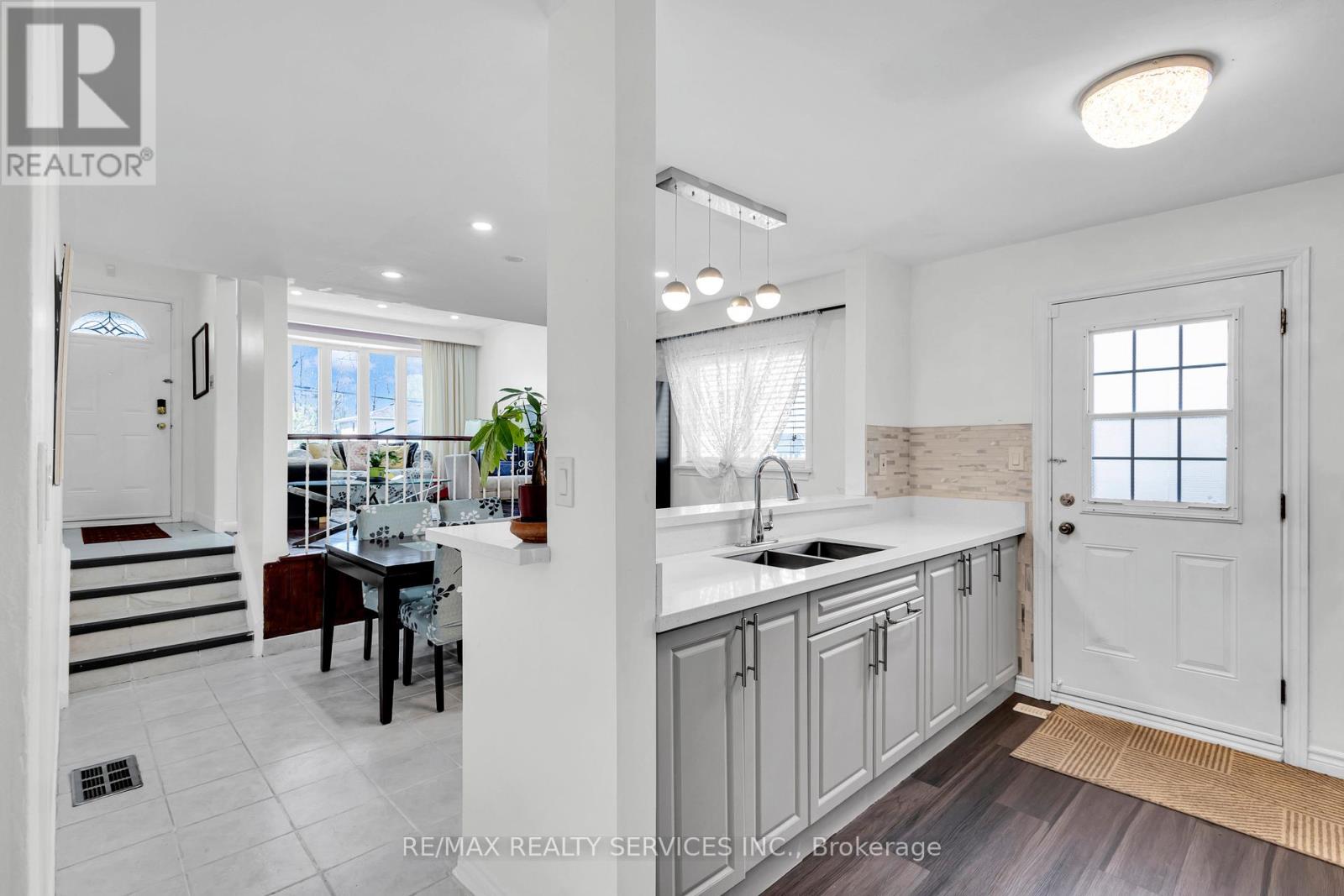 67 Northover Street, Toronto, Ontario  M3L 1W6 - Photo 16 - W12138922