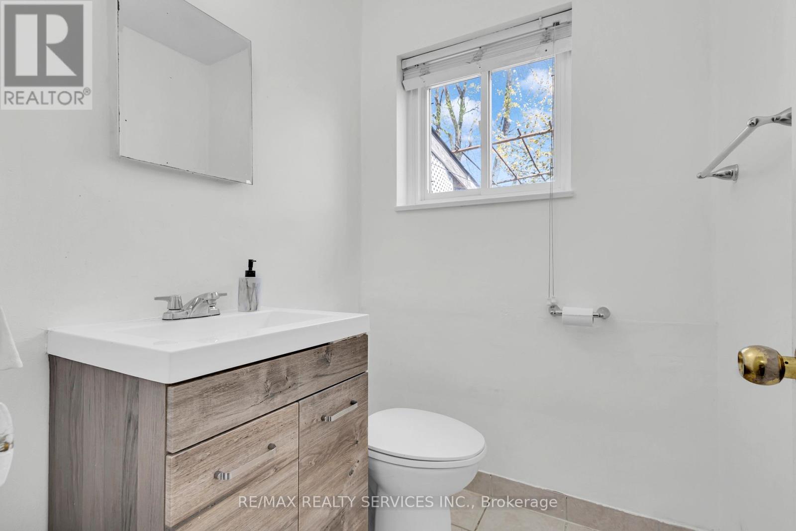 67 Northover Street, Toronto, Ontario  M3L 1W6 - Photo 19 - W12138922