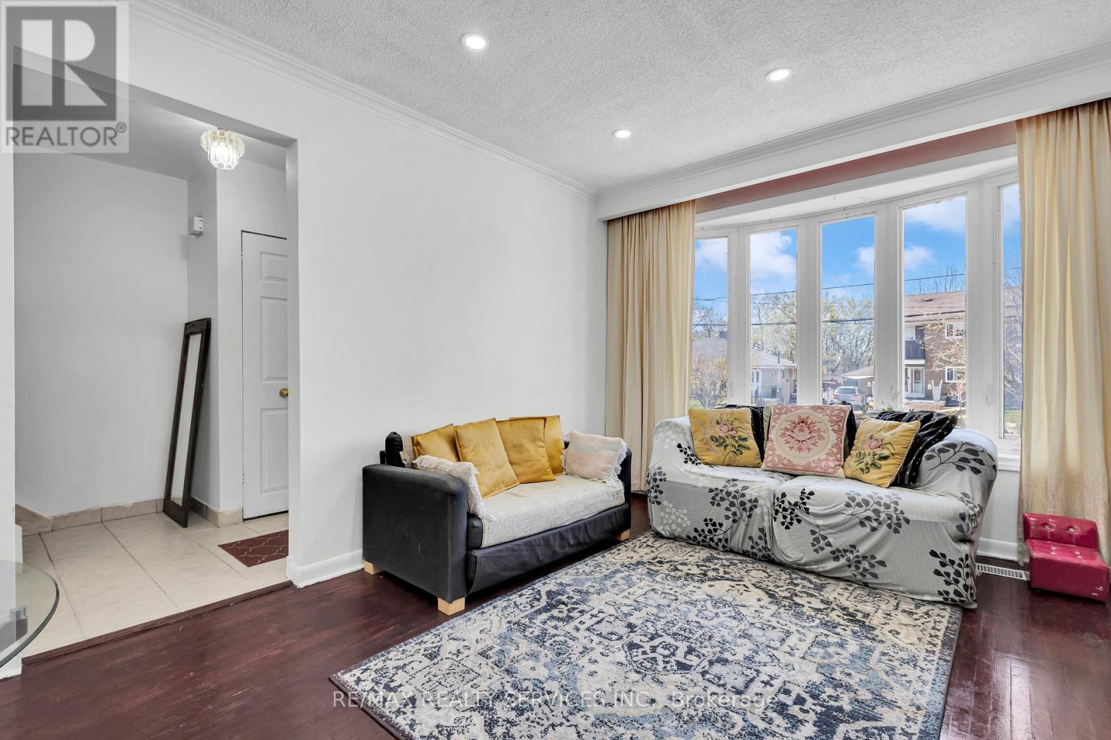 67 Northover Street, Toronto, Ontario  M3L 1W6 - Photo 9 - W12138922