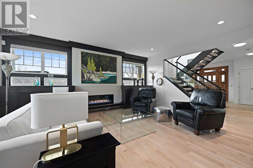 Property at 549 Aspen Glen Place SW image 5