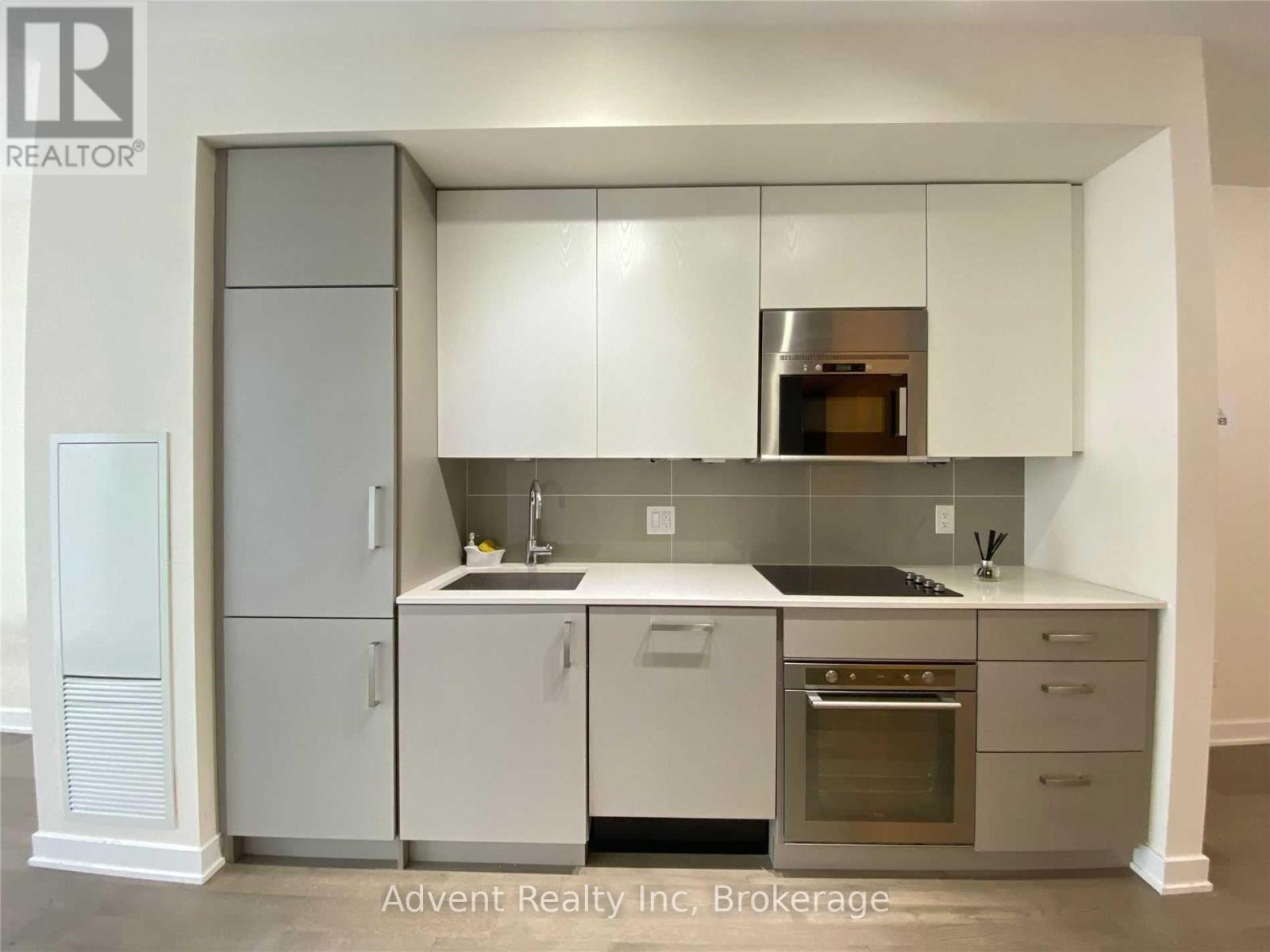709 - 17 Dundonald Street, Toronto, Ontario  M4Y 1K3 - Photo 4 - C12140283