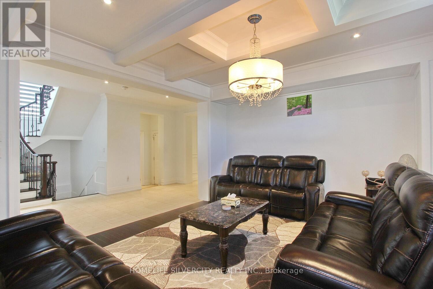 4 Byng Avenue, Toronto, Ontario  M9W 2M9 - Photo 6 - W12140289