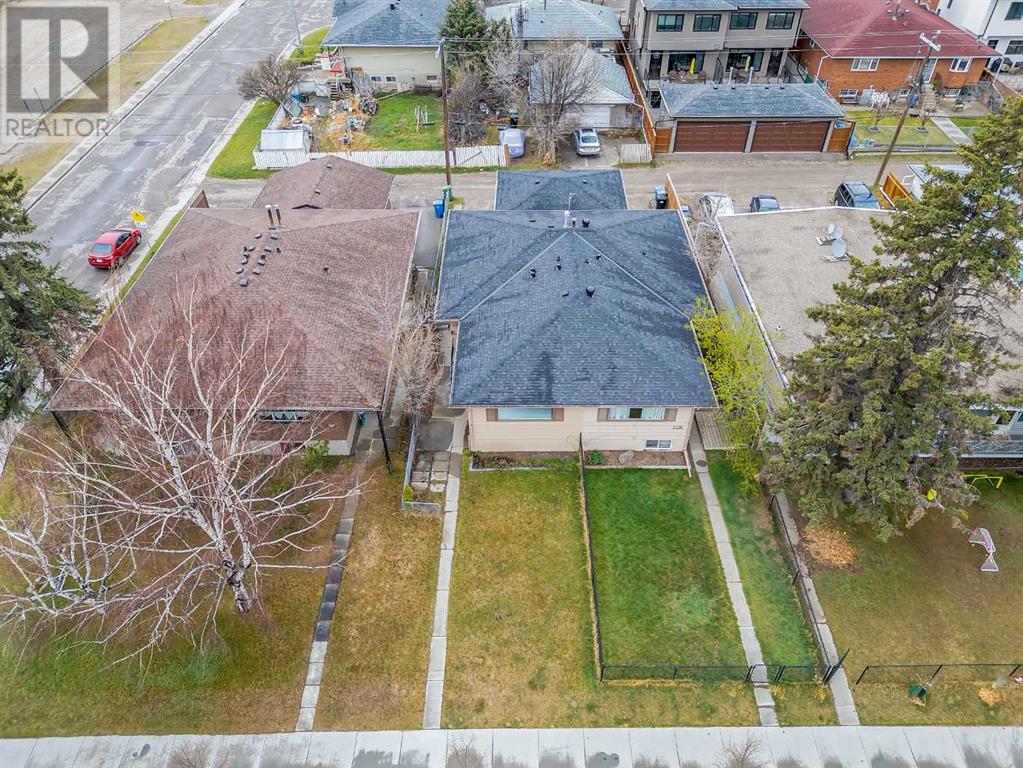 Property at 3337 37 Street SW image 3