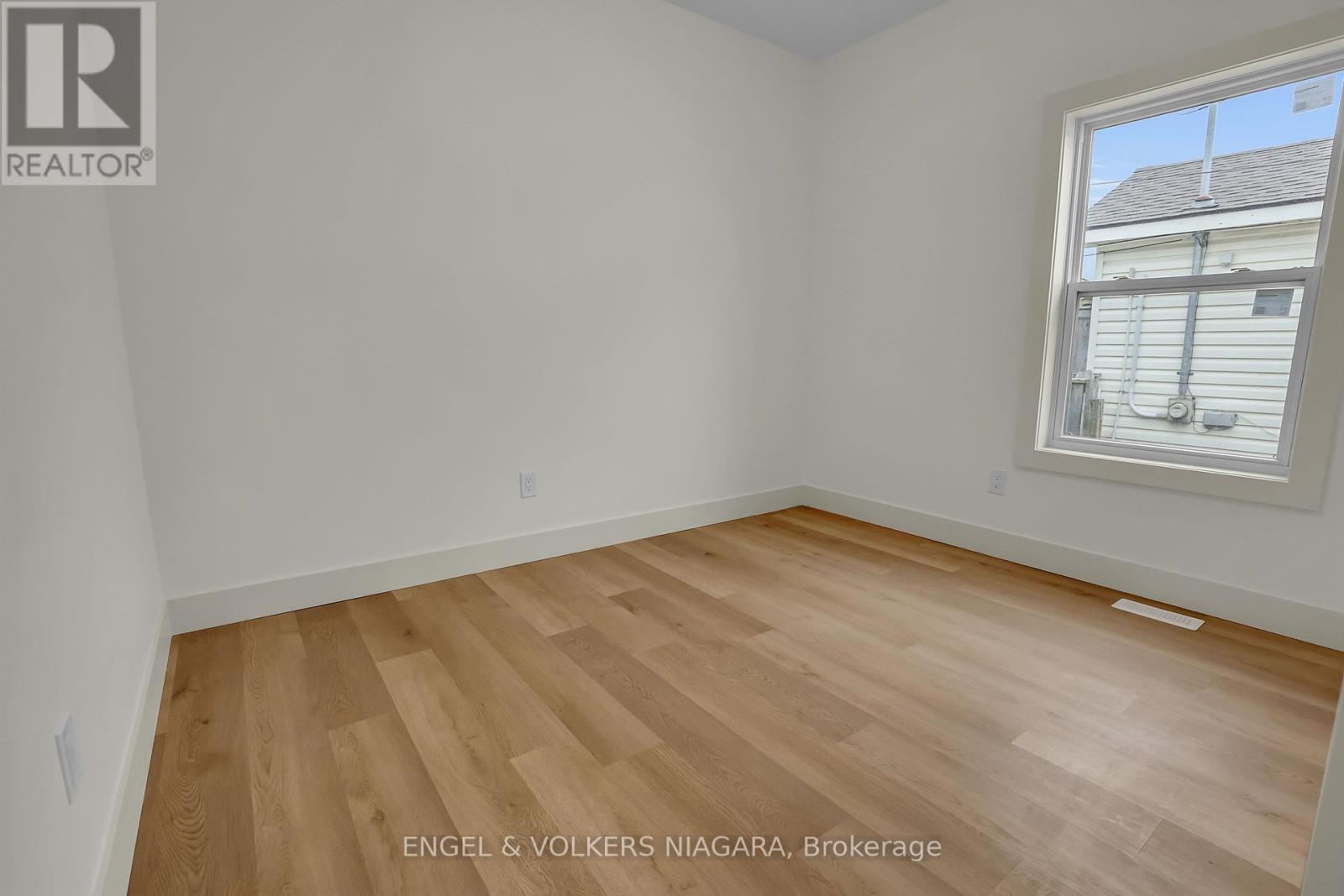 154 Roosevelt Avenue, Welland, Ontario  L3B 2G7 - Photo 16 - X12140292
