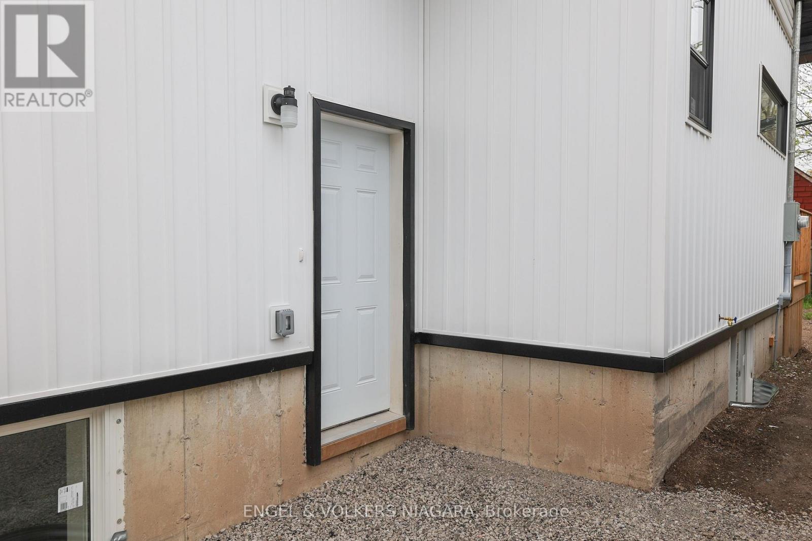 Property at 154 ROOSEVELT AVENUE image 4