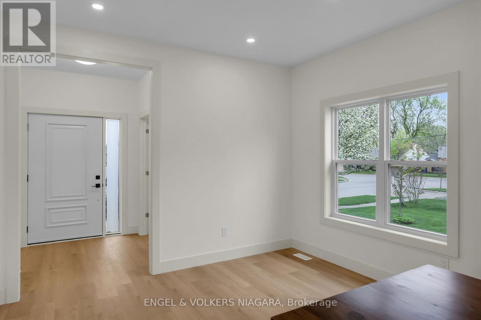 Property at 154 ROOSEVELT AVENUE image 5