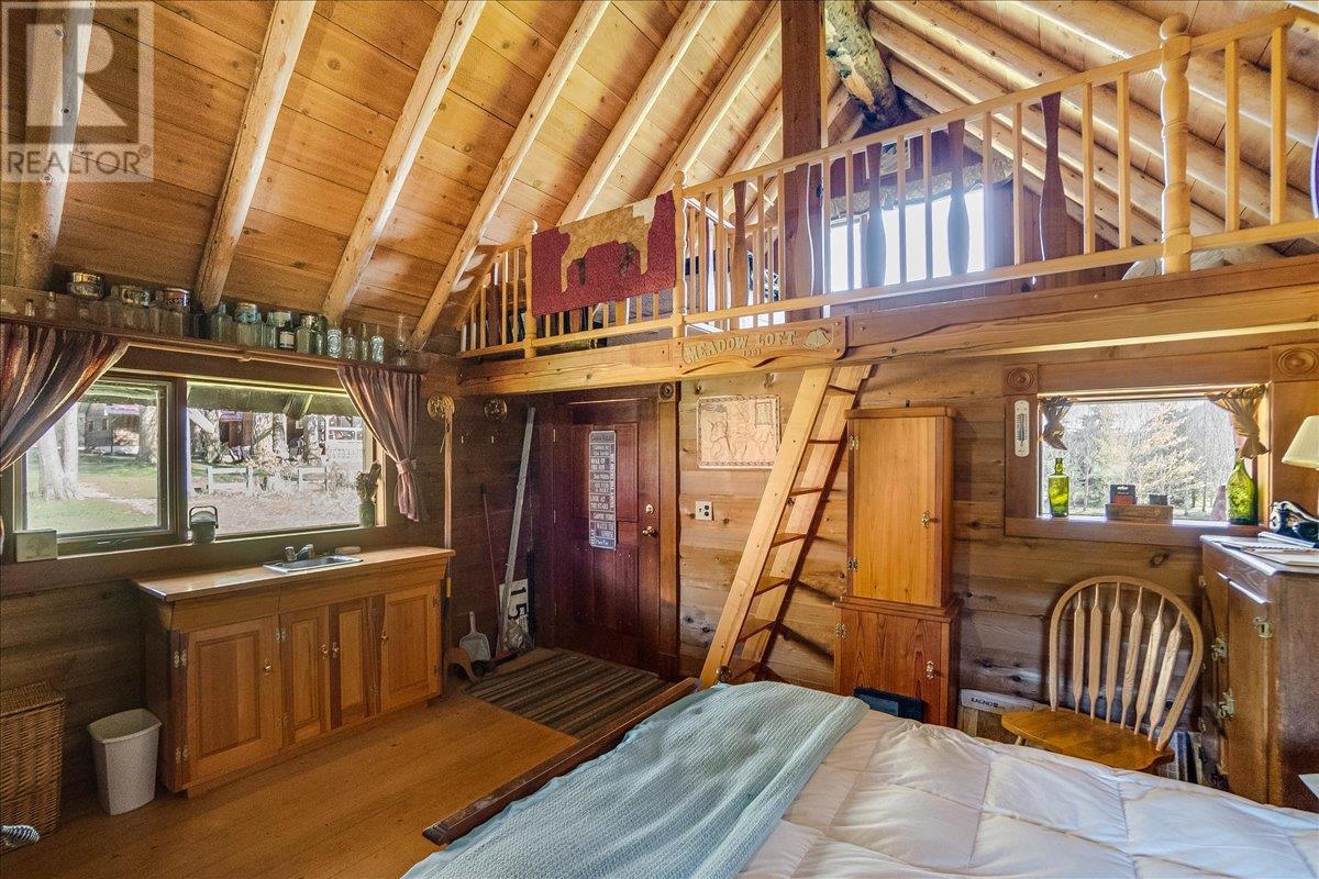 3371 Highway 3b, Fruitvale, British Columbia  V0G 1L1 - Photo 39 - 10345823