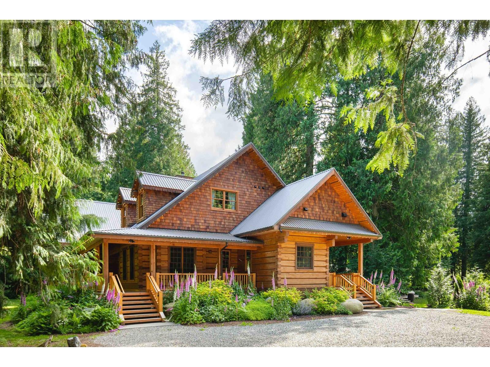 1710 HIGHWAY 99, Pemberton, British Columbia