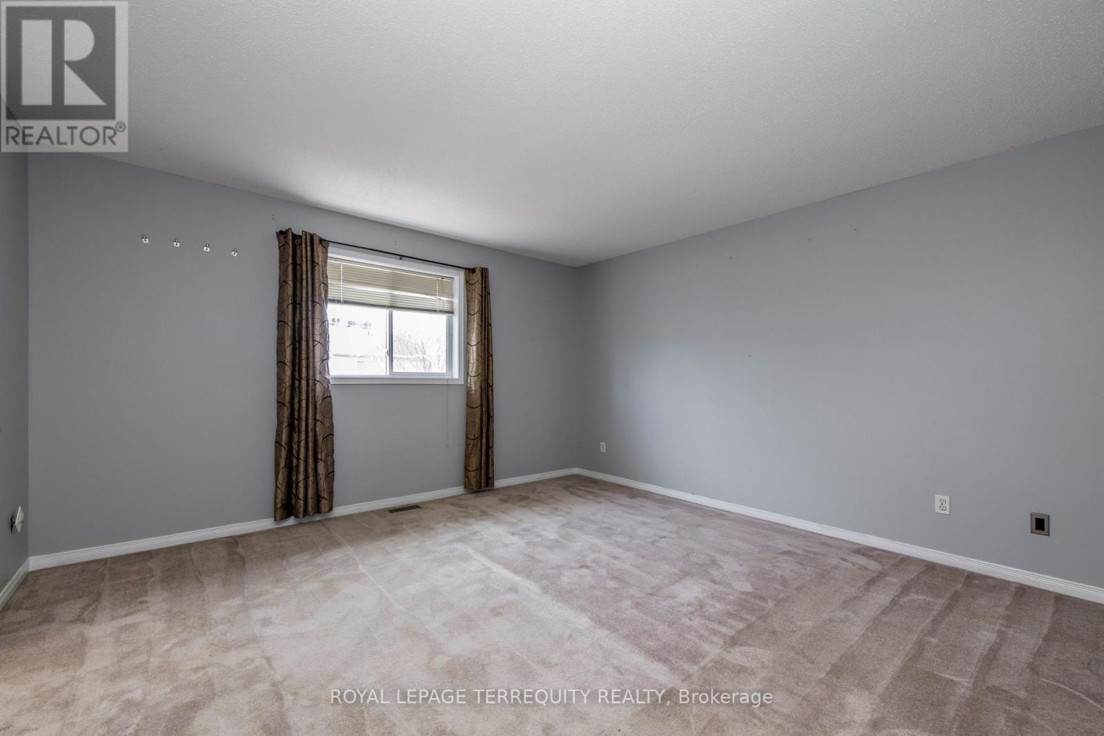 32b Woodford Way, Ottawa, Ontario  K2J 4B9 - Photo 20 - X12101038