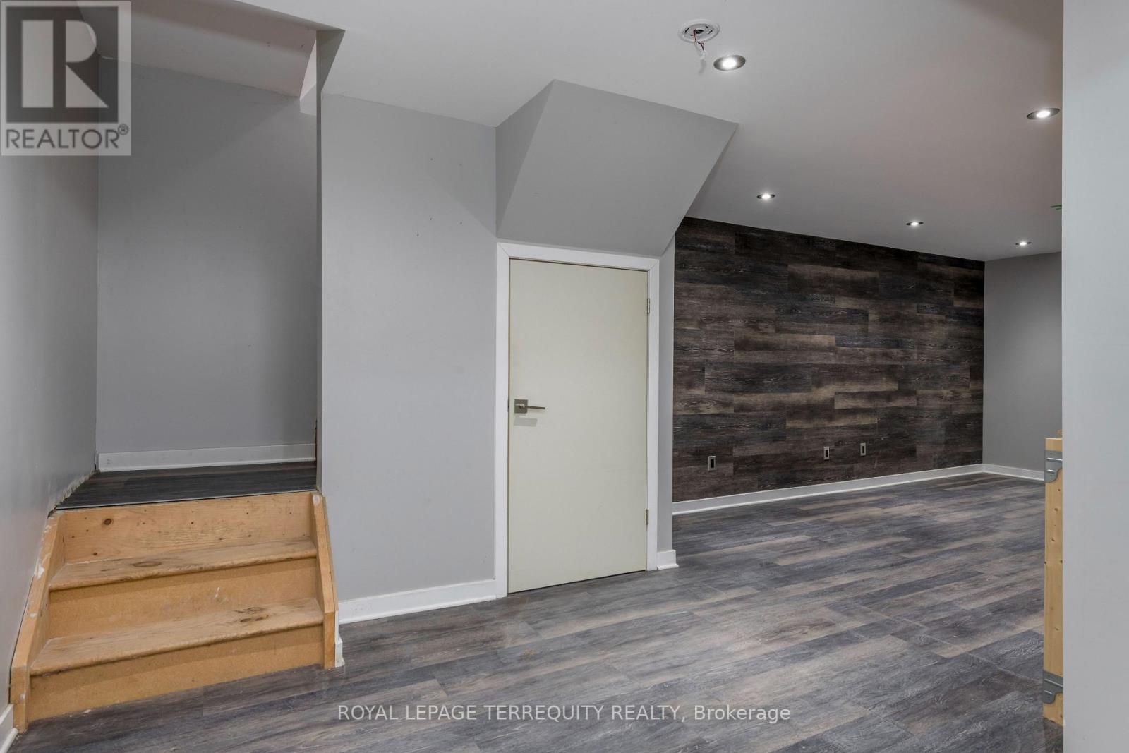 32b Woodford Way, Ottawa, Ontario  K2J 4B9 - Photo 29 - X12101038