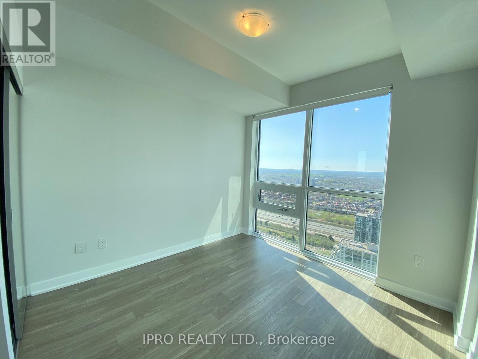 4209 - 430 Square One Drive, Mississauga, Ontario  L5B 0L6 - Photo 15 - W12140320