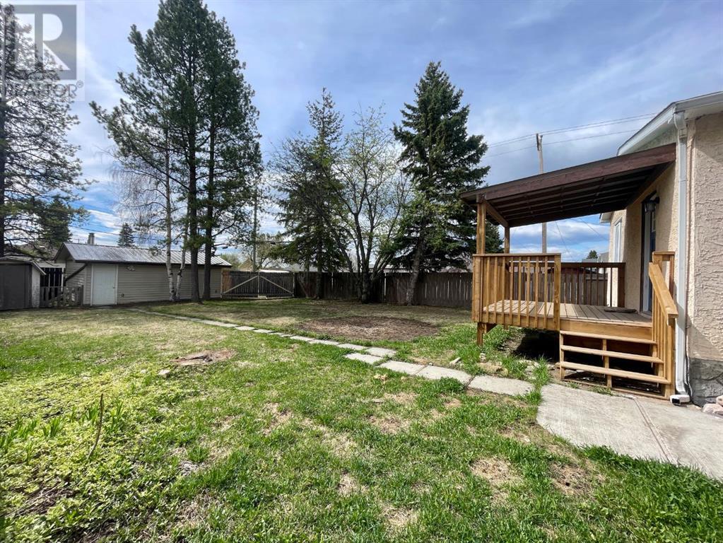 Property at 4927 10 Avenue image 2