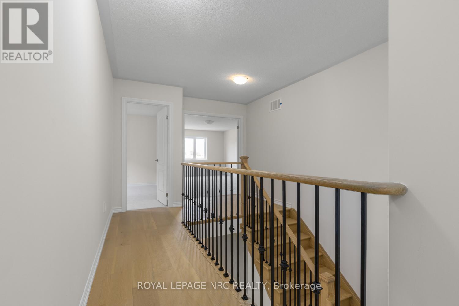 106 Palace Street, Thorold, Ontario  L2V 0N3 - Photo 10 - X12140326