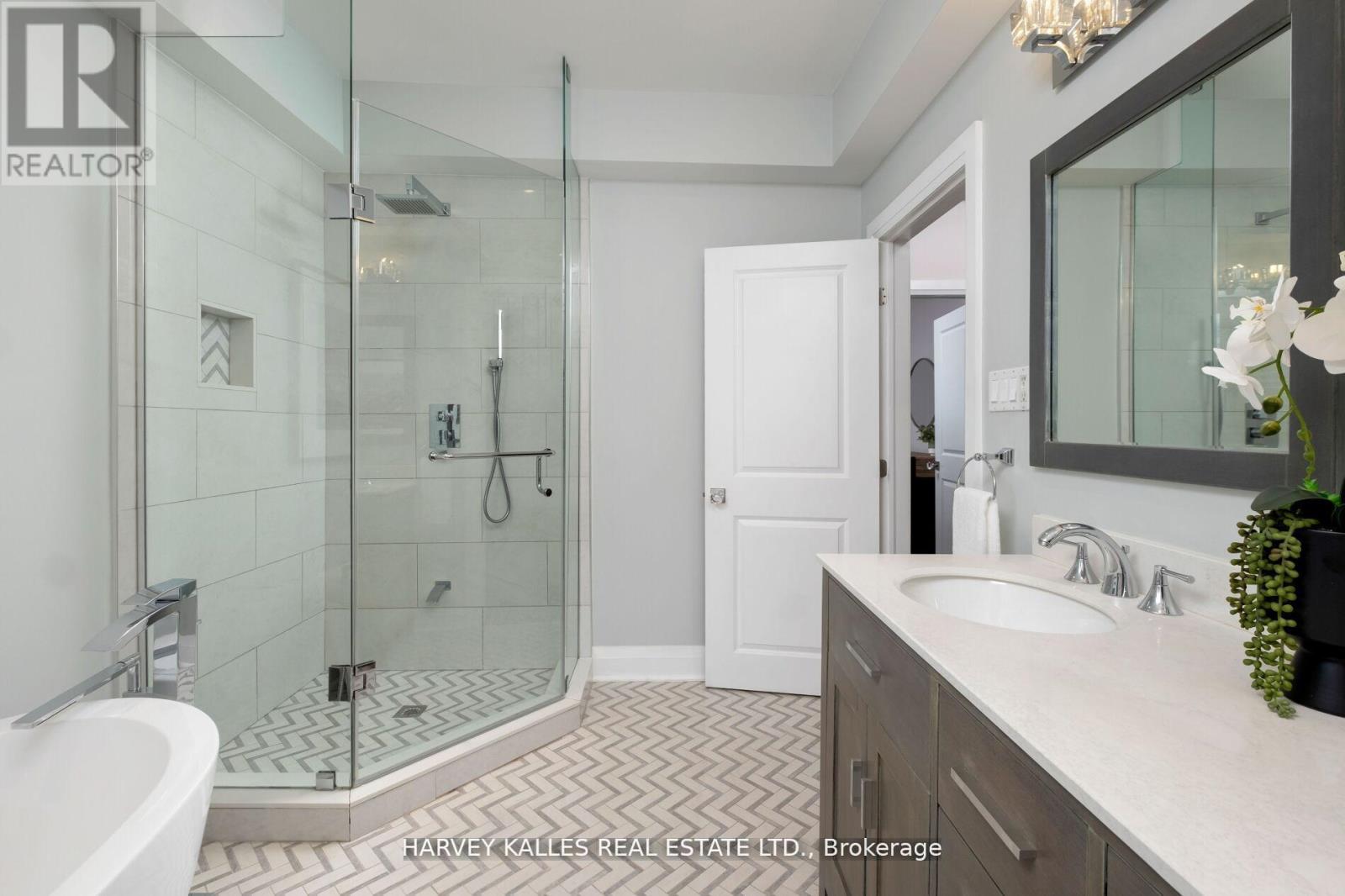 65 Tiverton Avenue, Toronto, Ontario  M4M 2M1 - Photo 23 - E12140332
