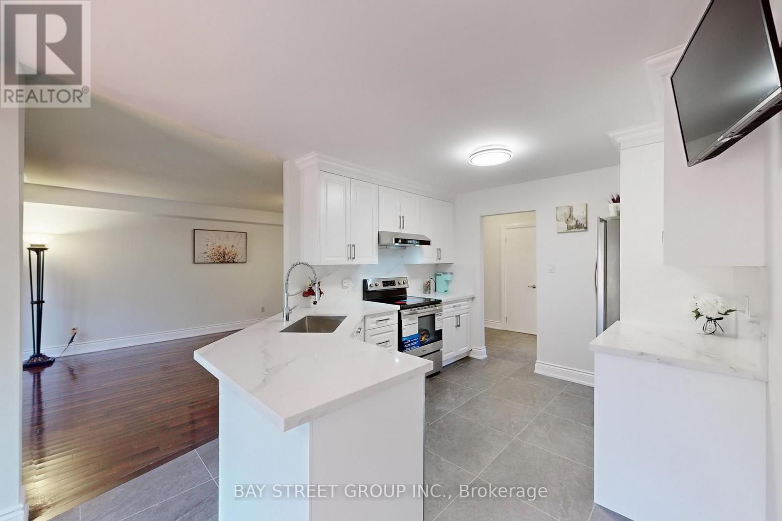 7160 Harding Crescent, Mississauga, Ontario  L5N 5P5 - Photo 14 - W12140351