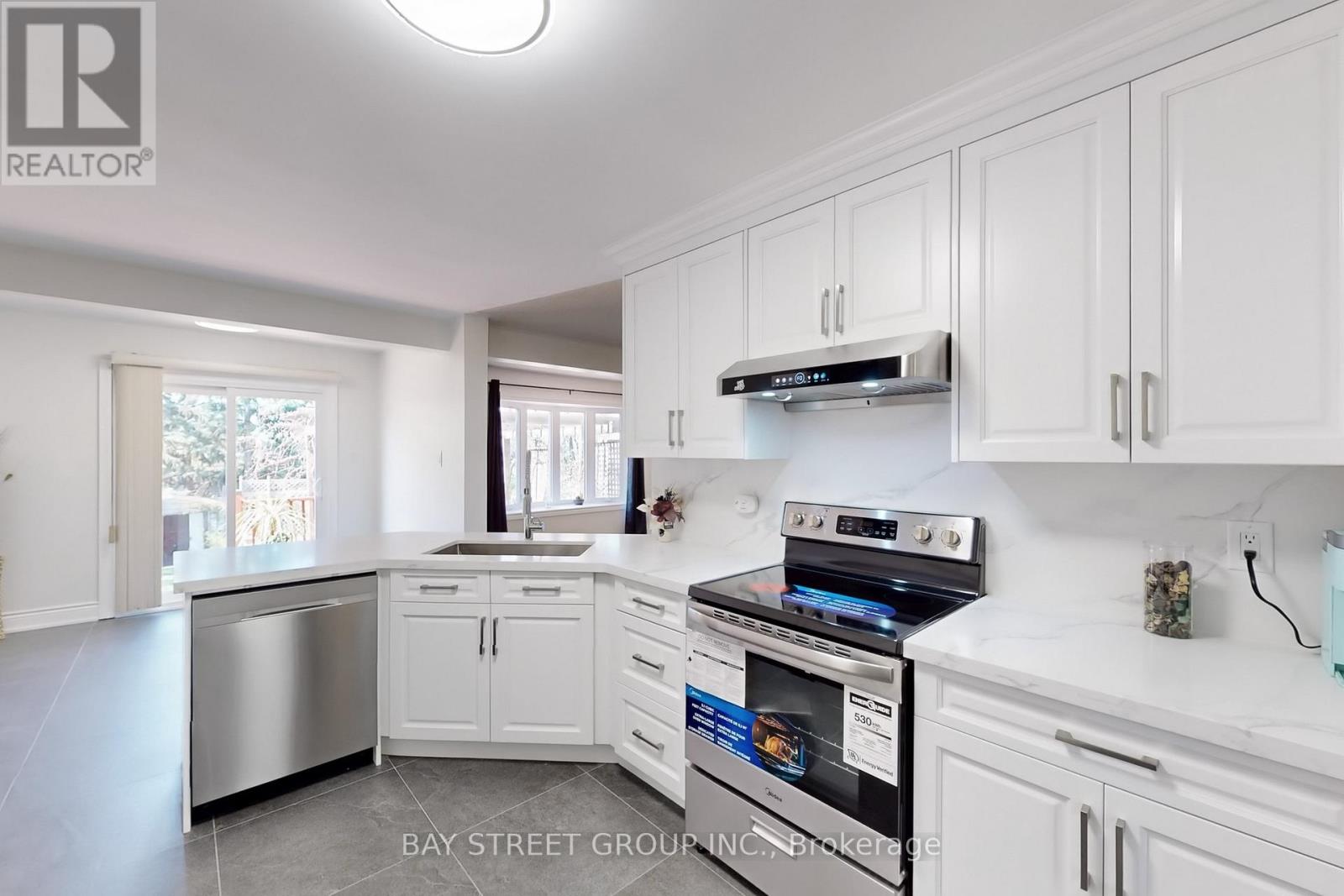 7160 Harding Crescent, Mississauga, Ontario  L5N 5P5 - Photo 17 - W12140351