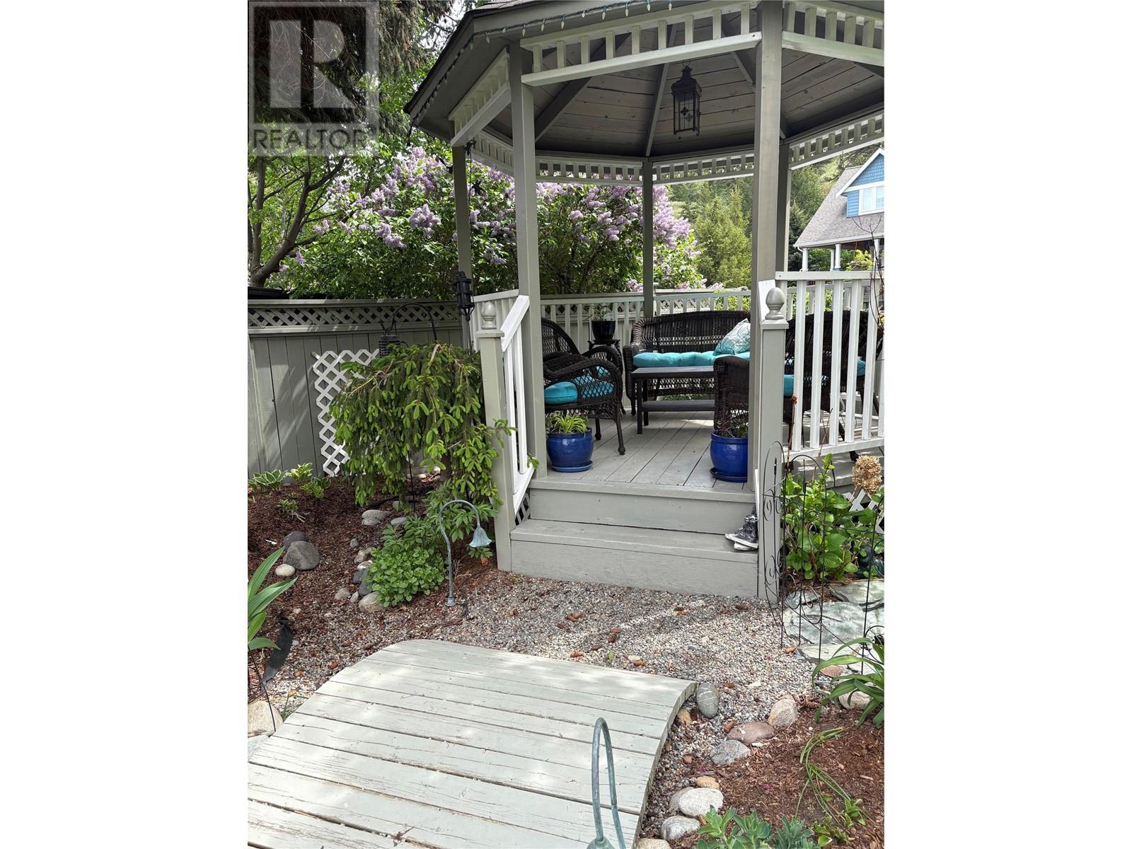 Property at 1817 Coldwater Court image 4