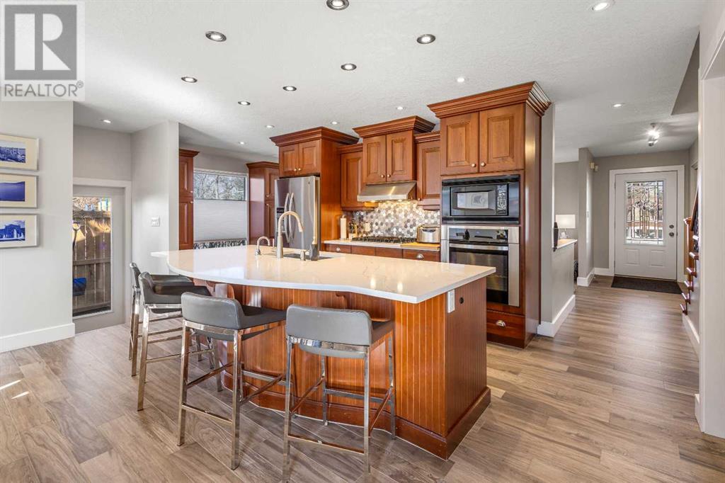 Property at 219 Lake Rosen Crescent SE image 5