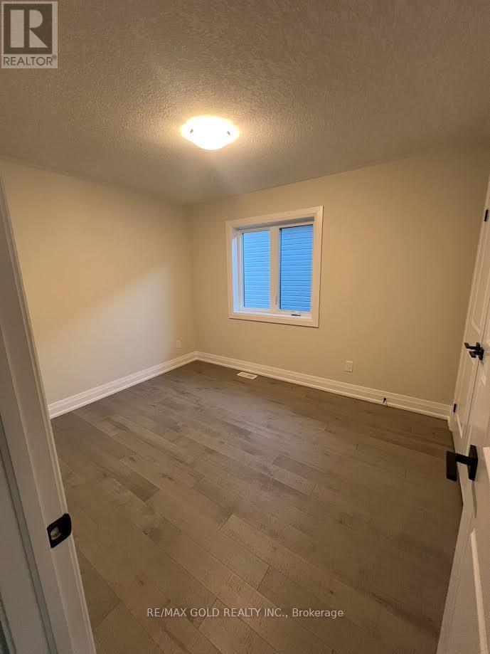 23 Jacob Detweiller Drive, Kitchener, Ontario  N2P 0K7 - Photo 8 - X12140327