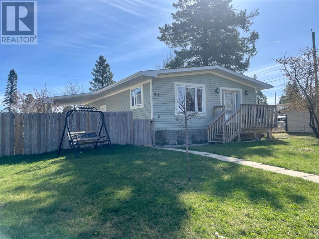 Property at 811 45 Street image 1