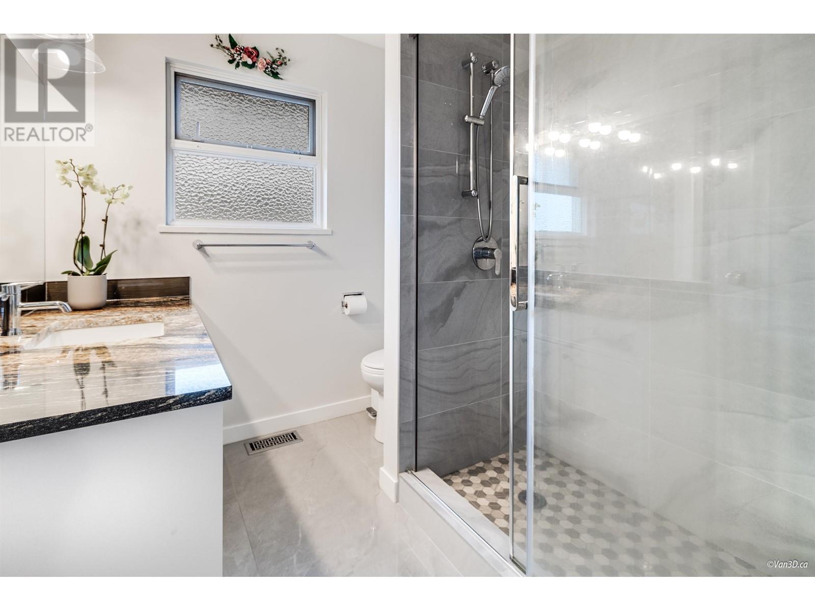 6555 St. Charles Place, Burnaby, British Columbia V5H 3W1 - Photo 10 - R2991349