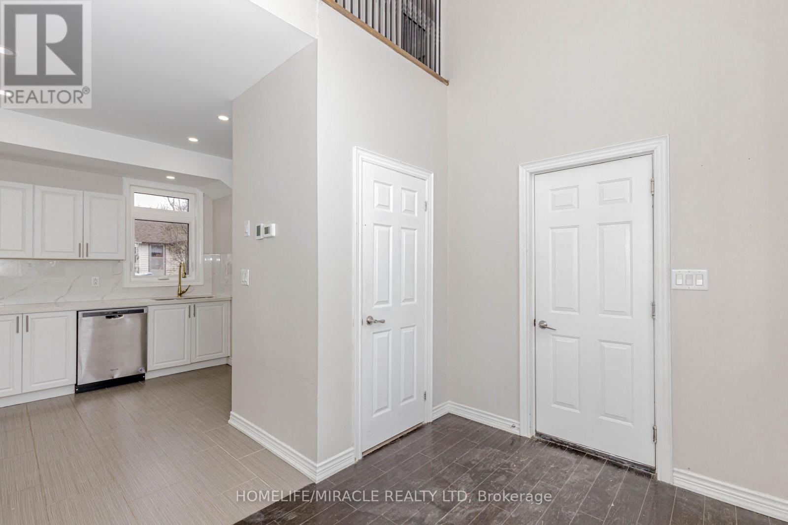 637 Simcoe Street, Brock, Ontario  L0K 1A0 - Photo 18 - N12140365