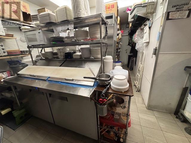 Listing Picture 10 of 17 : 825 DENMAN STREET, Vancouver / 溫哥華 - 魯藝地產 Yvonne Lu Group - MLS Medallion Club Member