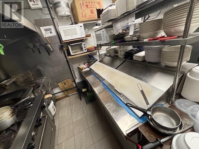 Listing Picture 8 of 17 : 825 DENMAN STREET, Vancouver / 溫哥華 - 魯藝地產 Yvonne Lu Group - MLS Medallion Club Member