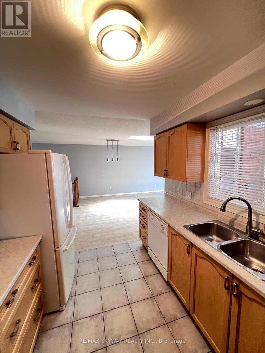 2 - 570 West Street, Brantford, Ontario  N3R 7Y7 - Photo 3 - X12138580