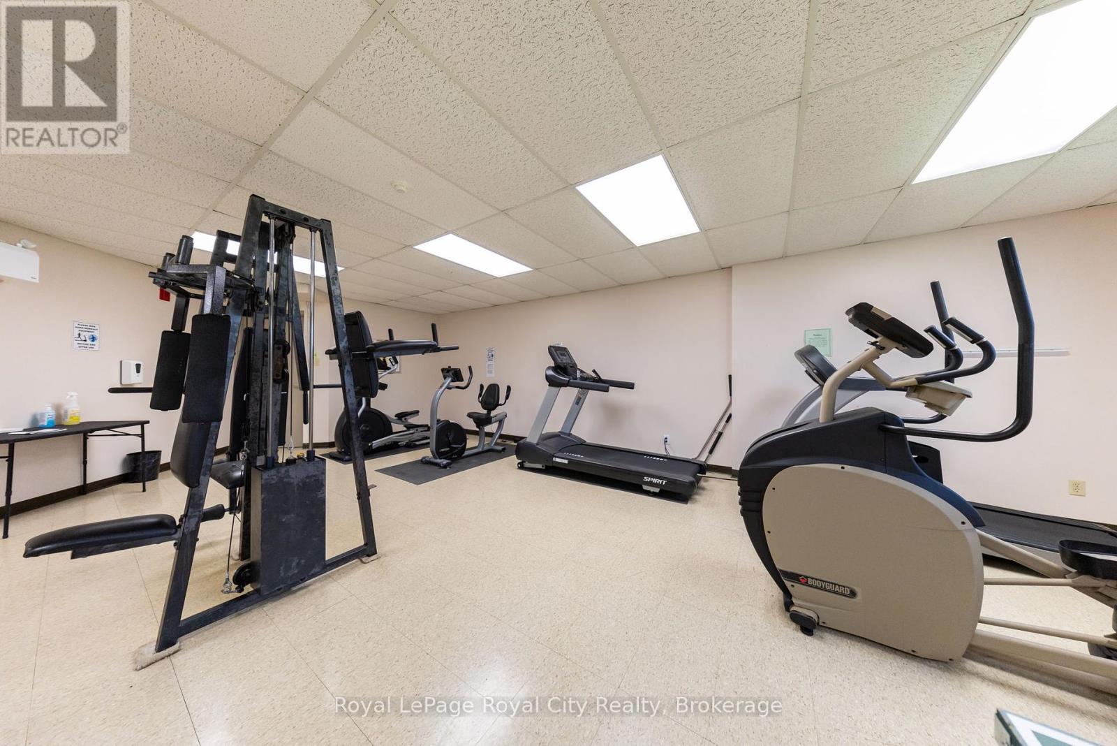 601 - 8 Christopher Court, Guelph, Ontario  N1G 4N7 - Photo 31 - X12140372