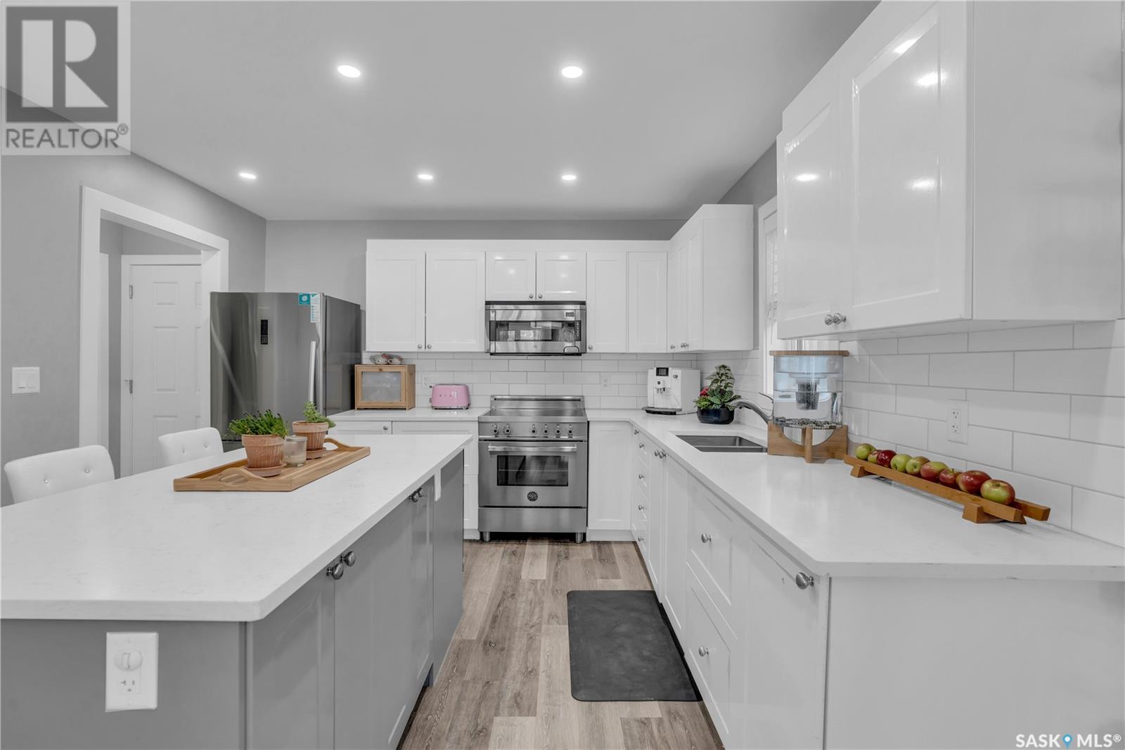 Property at 2410 Athol STREET image 5