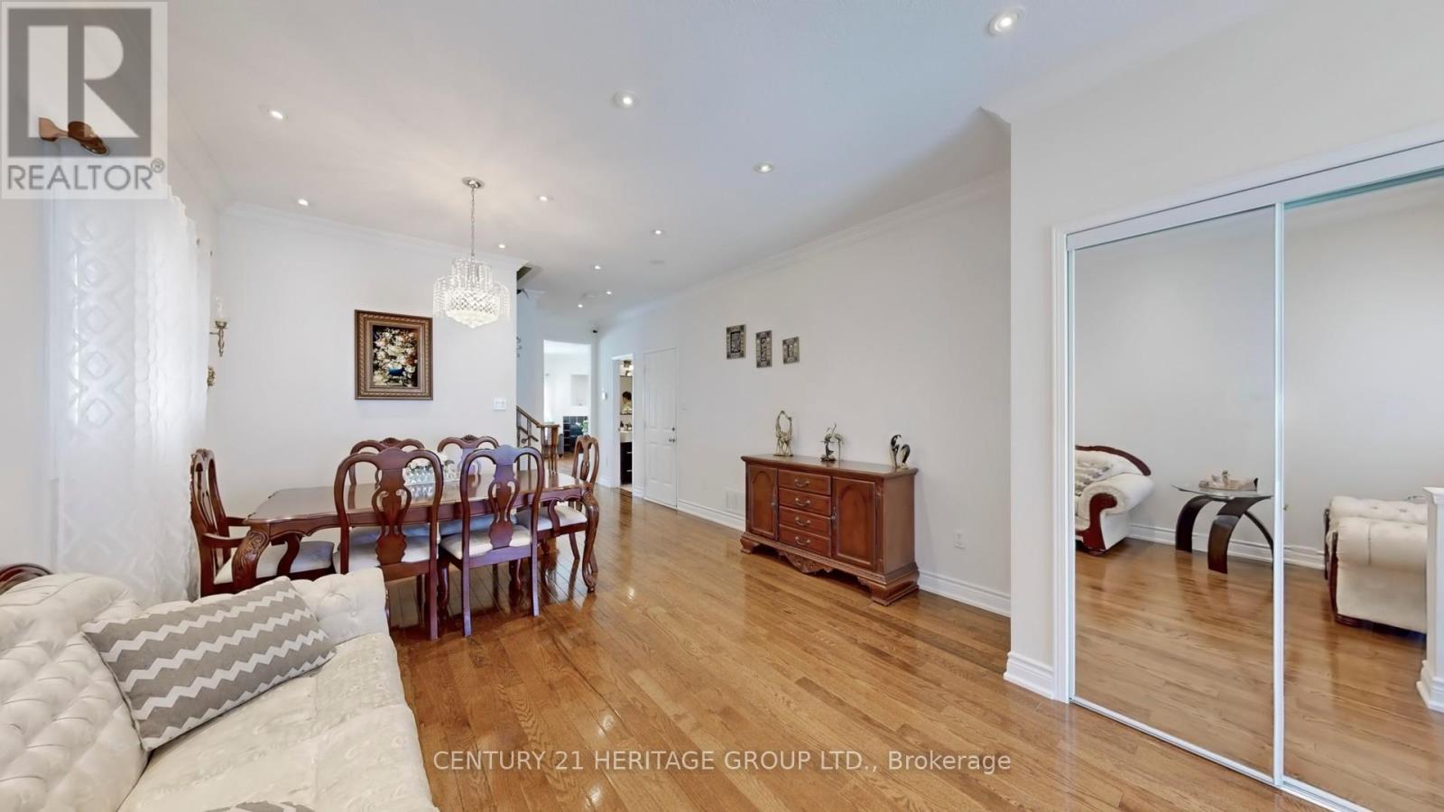 8 Picnic Street, Richmond Hill, Ontario  L4E 5C3 - Photo 8 - N12140390