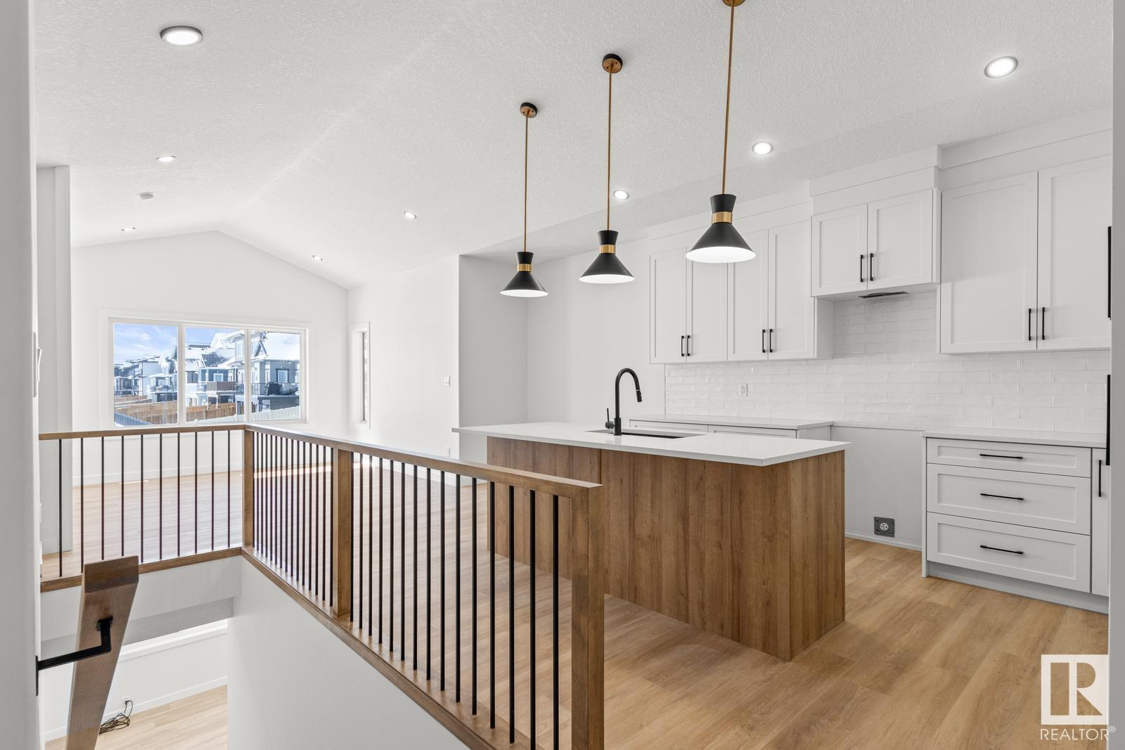 Property at 73 Edgefield Way image 4