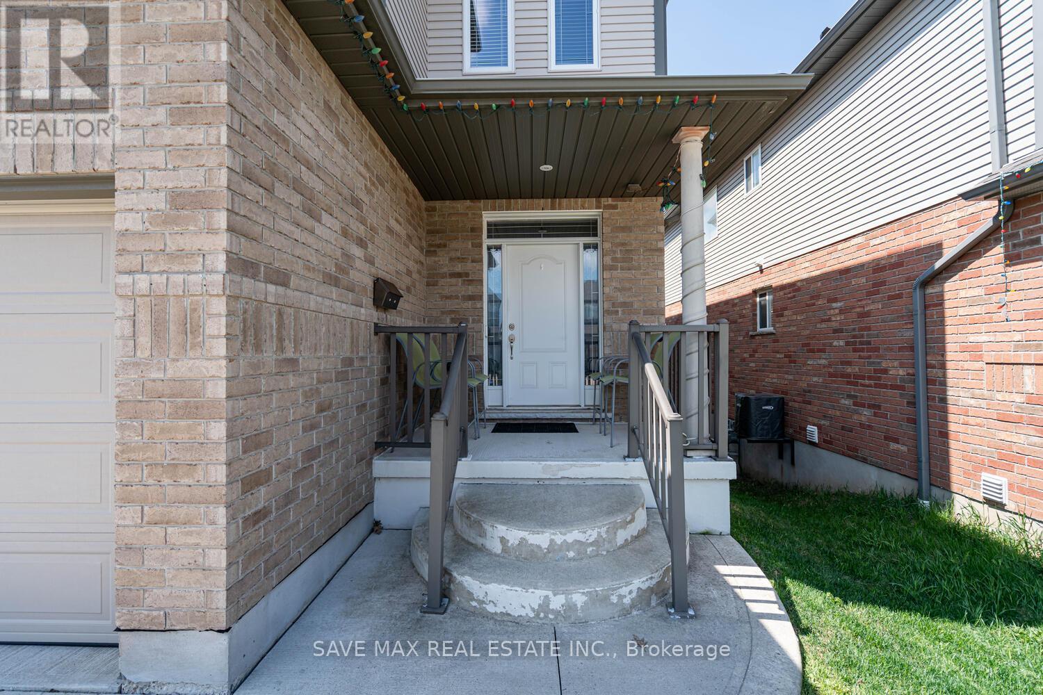 Property at 315 THORNHILL PLACE image 2